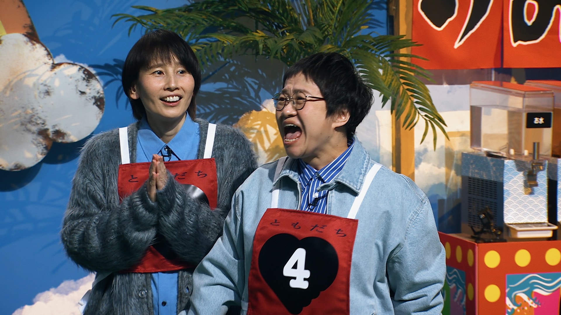 シーズン1でトモダチに囲まれ優勝を飾った、さらば青春の光・森田哲矢の歓喜から一転、舞台はスケールアップし幕張メッセにそびえ立つ2つの巨大ステージへ。ゲームマスターの設楽から「3チーム対抗バトル」の開幕が告げられ、デスゲームさながらの狂気を放つ劇団ひとりをはじめ、「裏切った！！」という怒号が飛び交うなか、番組からの退場（＝帰宅）を持ちかける駆け引きが映し出されるなど、賞金1億円を前にトモダチ同士の思惑や裏切りが激しく交錯する。人望・人数だけでなく、“運動神経×チームワーク×知識×度胸”、そのすべてが試される極限の総力戦。総勢142名のトモダチたちが集結していく圧倒的なスケール感とともに展開されるのは、「友情か、金か」という極限の選択。<br><b>(C)2026 Amazon Content Services LLC or its Affiliates.</b>