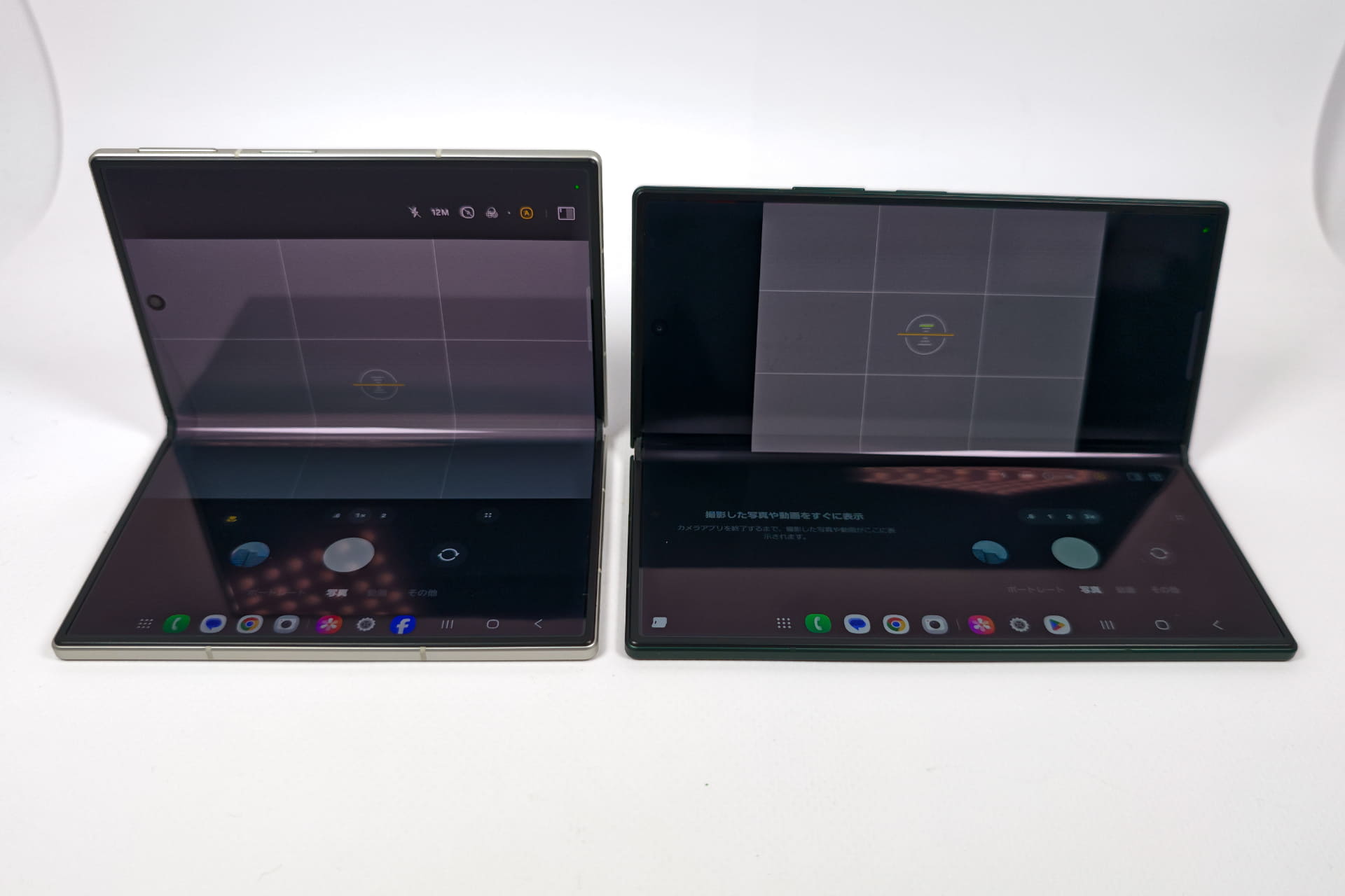 左=Galaxy Z Fold8、右=Galaxy Z Fold8 Ultra。Galaxy Z Fold8はフレックスモードに対応しない