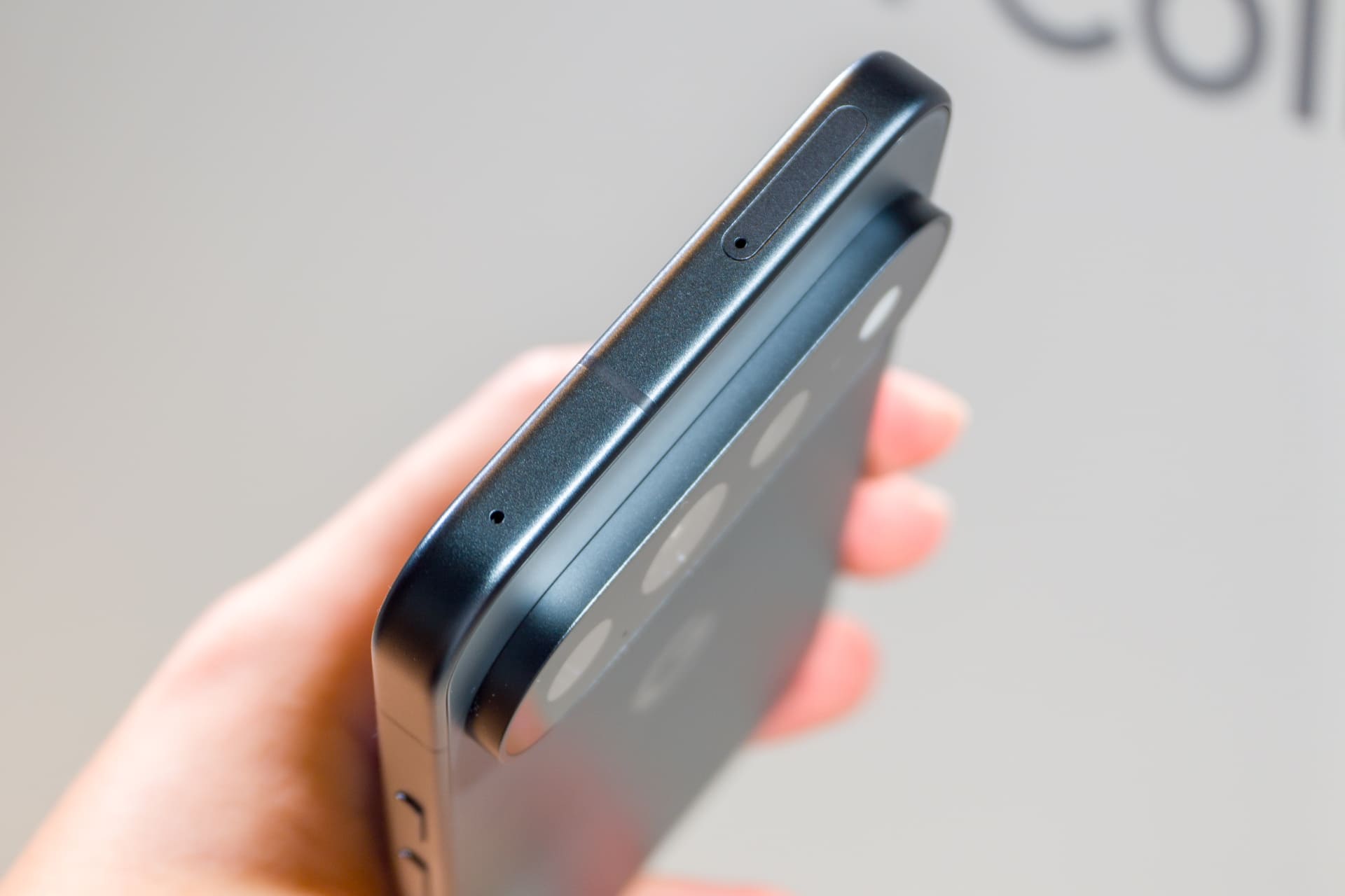 「Pixel 11 Pro」シリーズのオブシディアンは、全面マット仕上げ