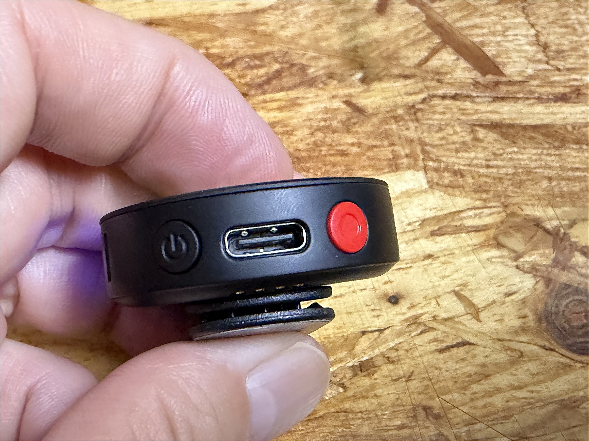 本体の赤いボタンを押せば、単体での録音も可能