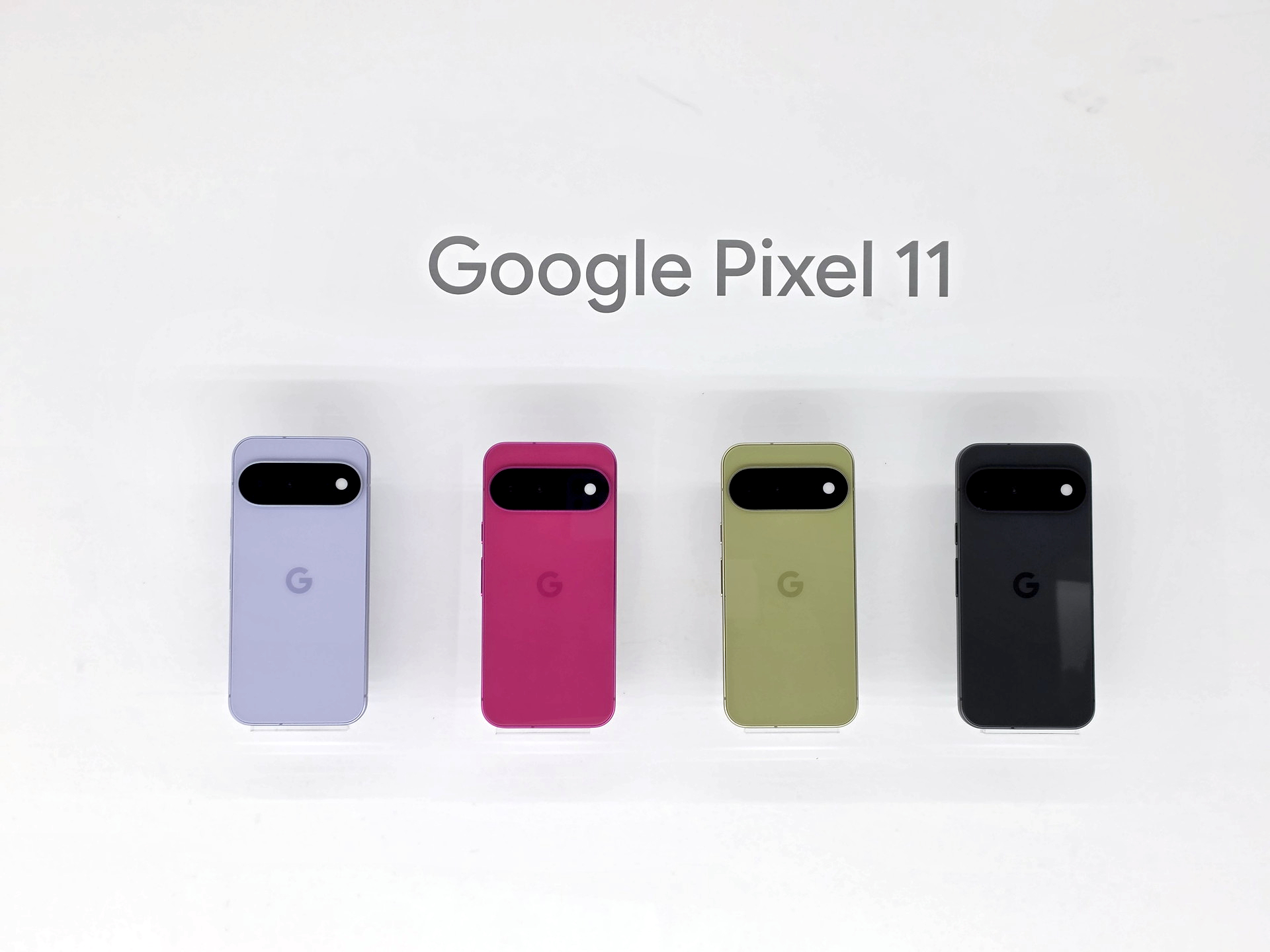 Pixel 11。左からFrost、Hibiscus、Pistachio、Obsidian。