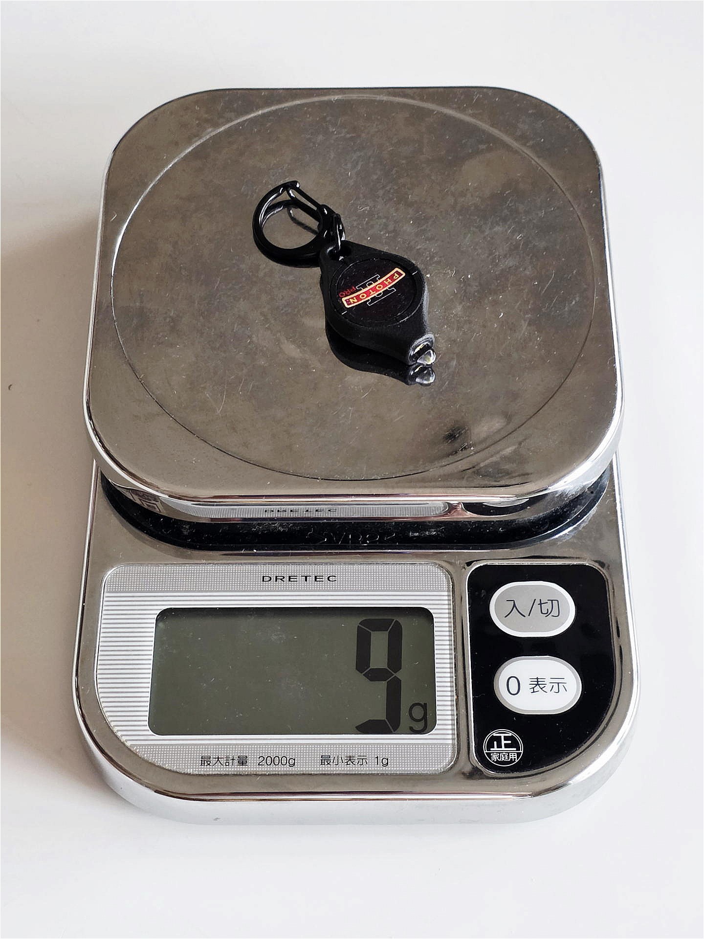 金具込みの実測重量はわずか9g