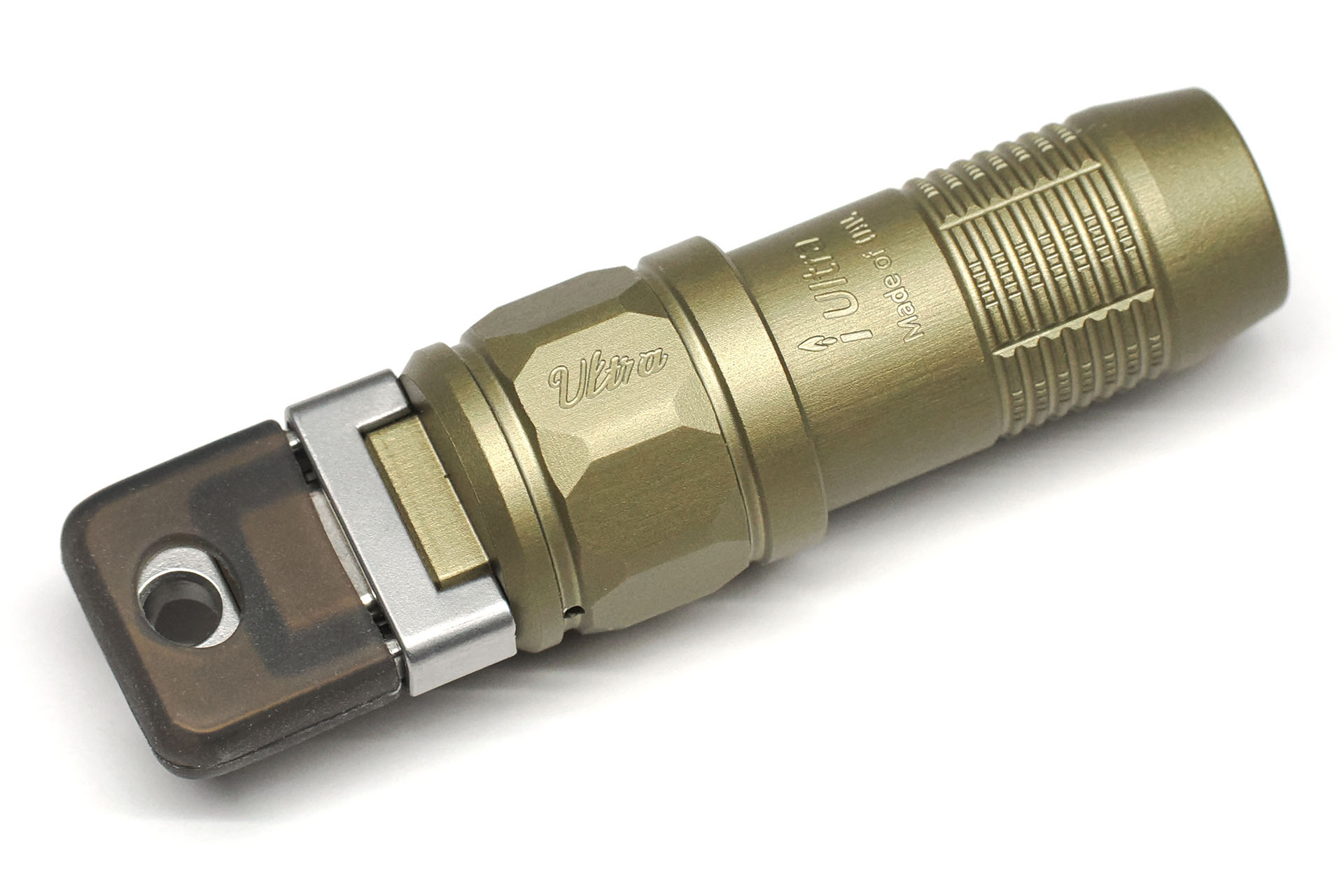 iUltraにimini2用のコネクターカバーを装着した様子。一応って感じだが、iUltraのUSB-Cプラグが汚れにくくなる。