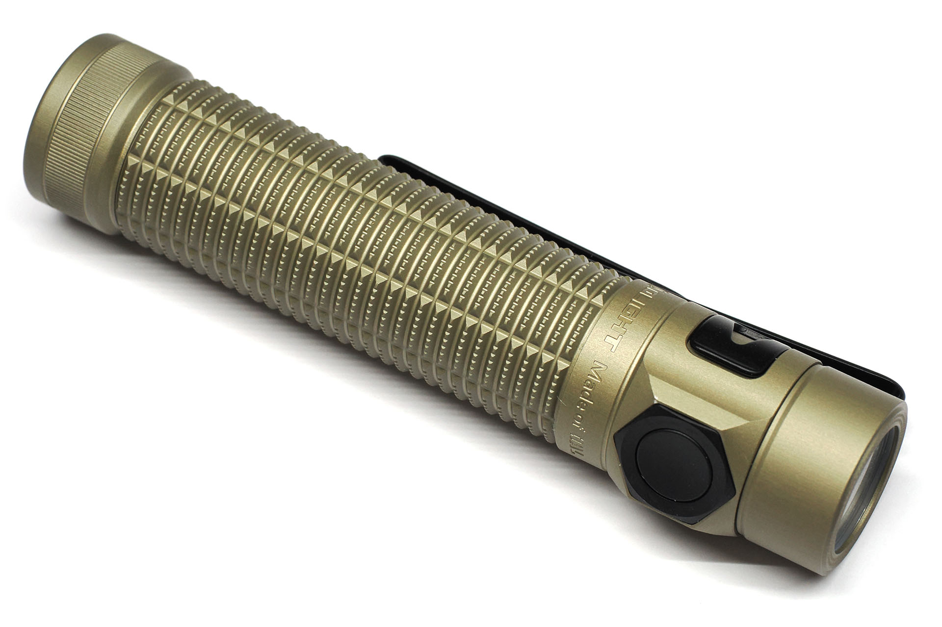 OLIGHT「Baton Ultra」のサイズは長さ113×直径24mm（実測値/本体部のみ）。重さは115g（18650バッテリー含む）。