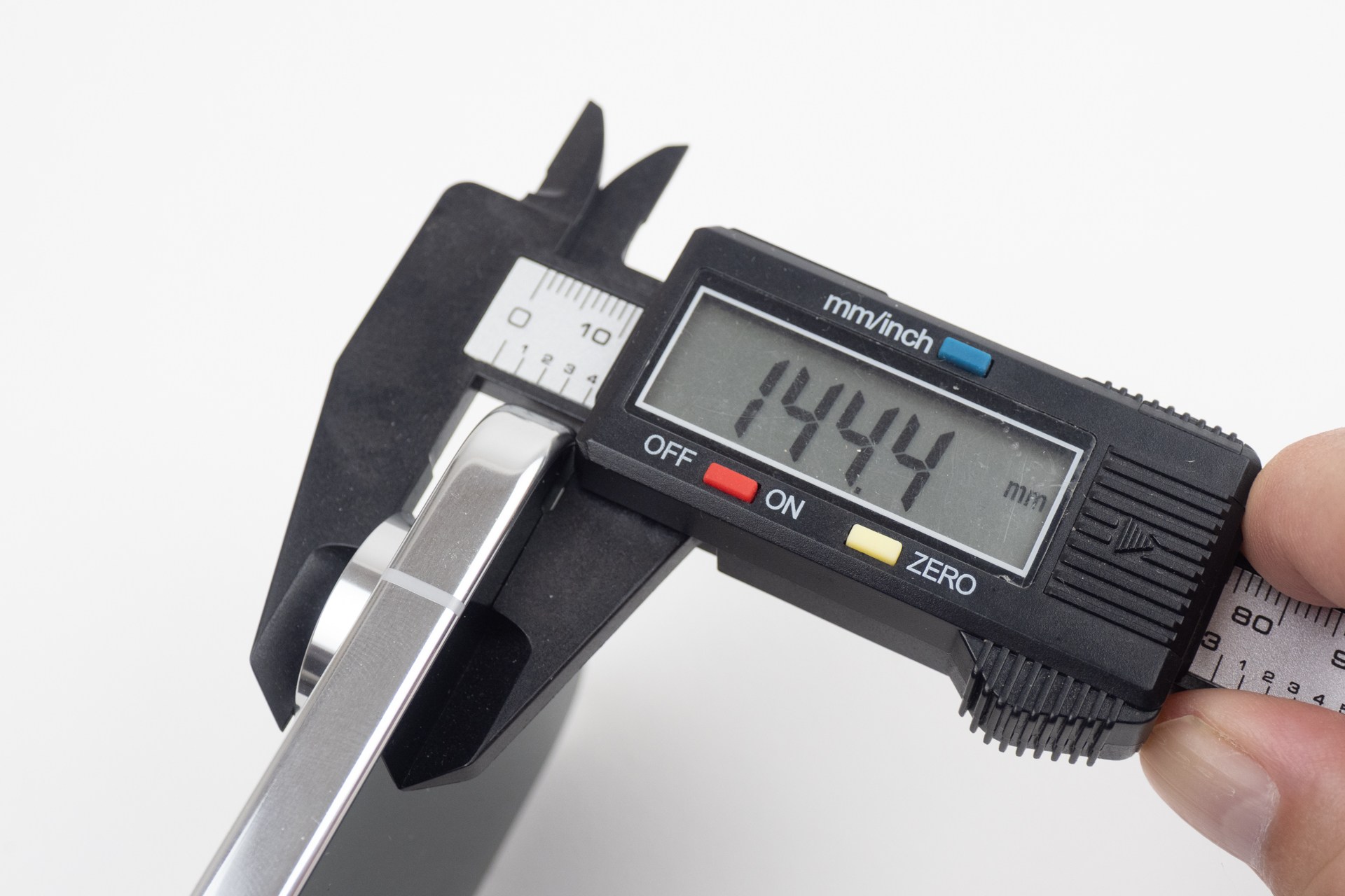 最厚部はどちらも実測で14.44mmだった