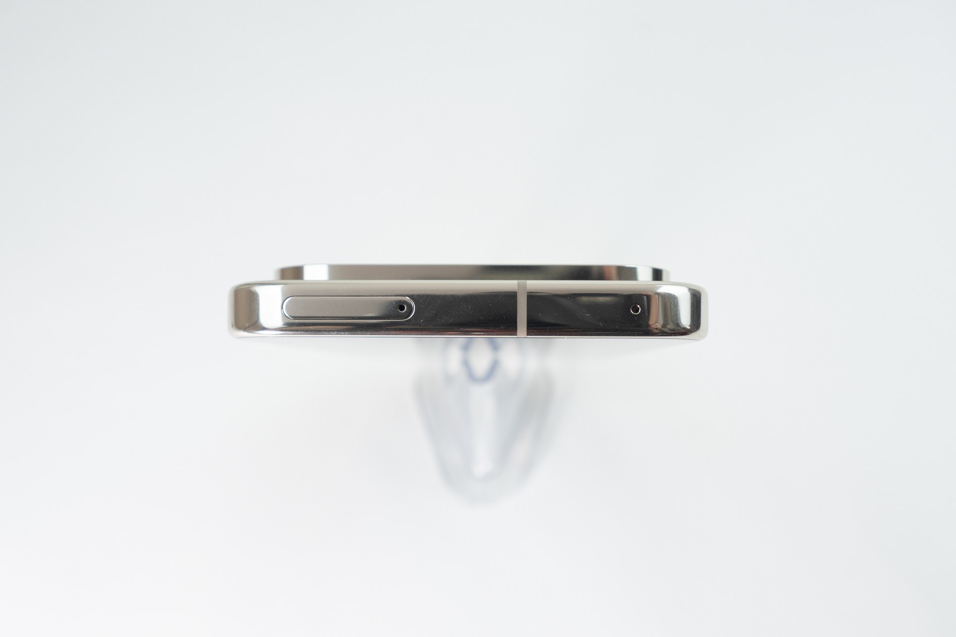 Pixel 11 Pro XLの本体上部