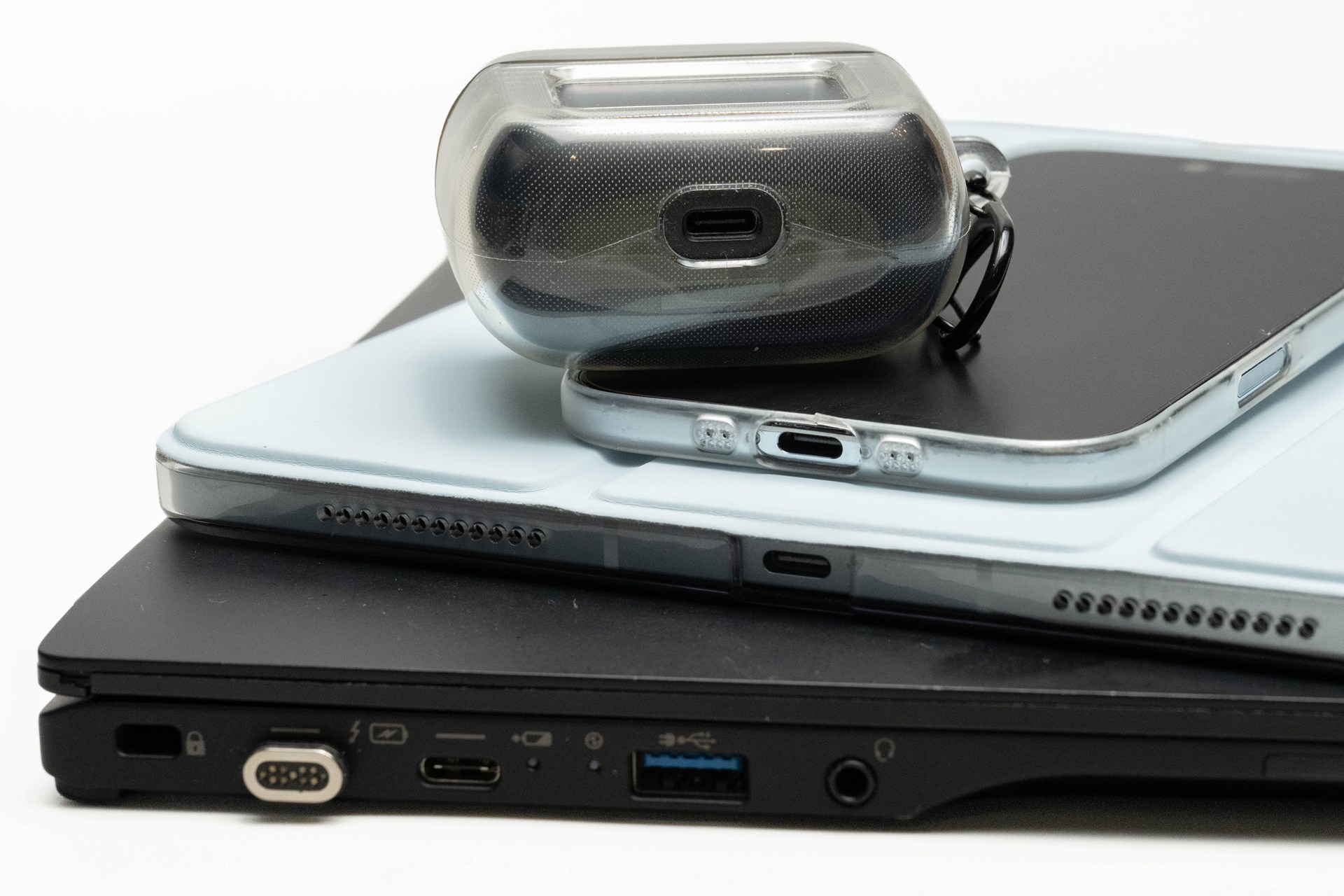 これらの機器は全部USB Type-Cを挿せば充電できてスマートなのに……