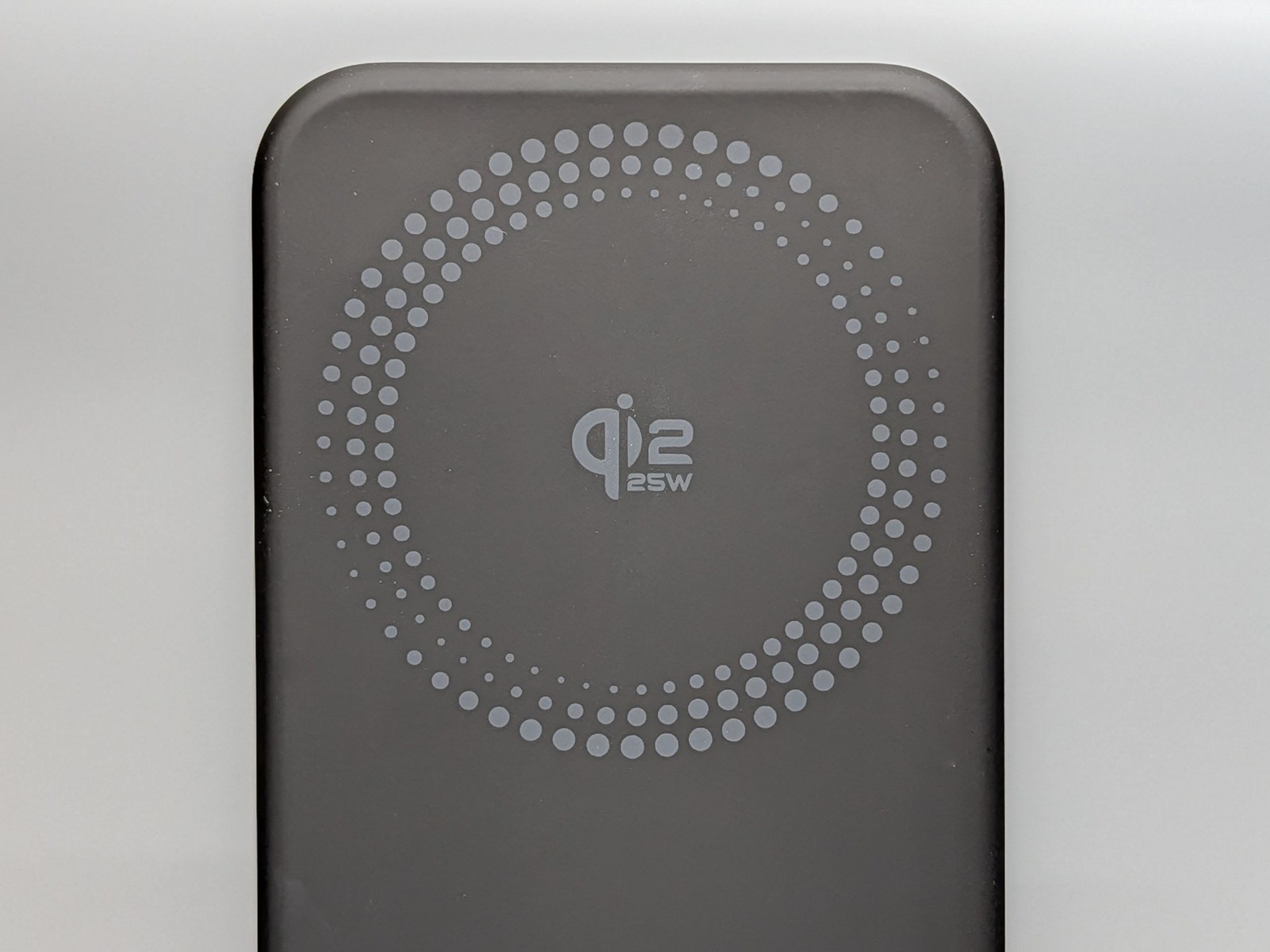 Qi2 25Wに対応する