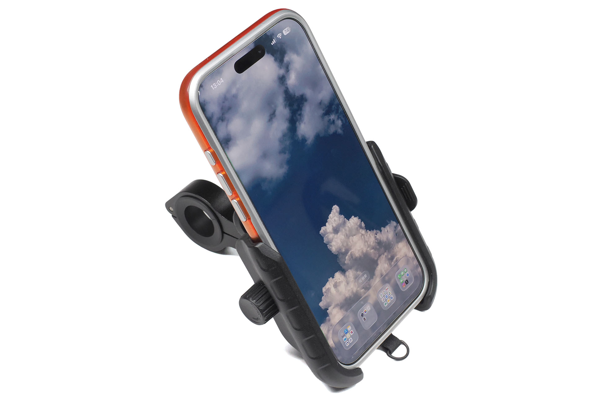 よくある自転車・バイク用のスマートフォンホルダー。ハンドルなどパイプ部分にスマートフォンを固定できるグッズだ。
