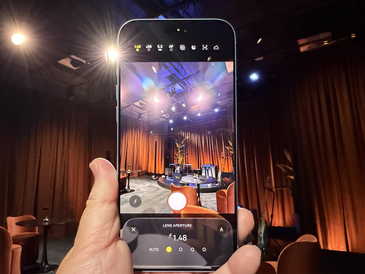 F1.48では光条はできない（なぜか、iPhoneの周辺には光条が出ている）