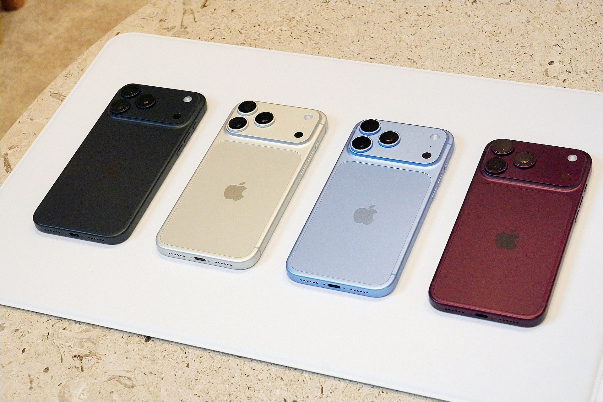 iPhone DuoとiPhone 18 Pro/Pro Maxのみとなった9月発売のiPhone。“iPhone 18”やiPhone Airの後継機は登場しなかった