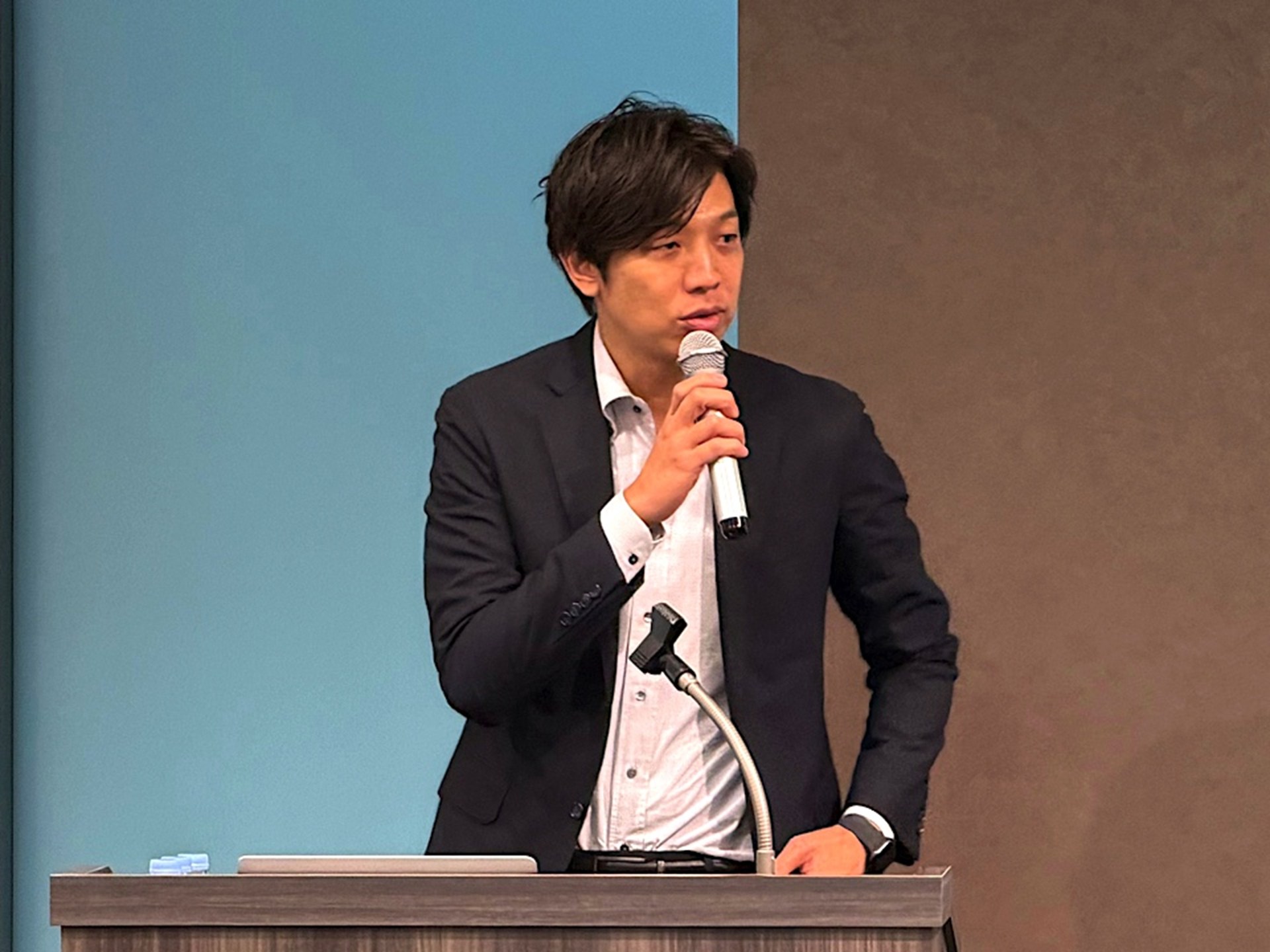 佐藤氏