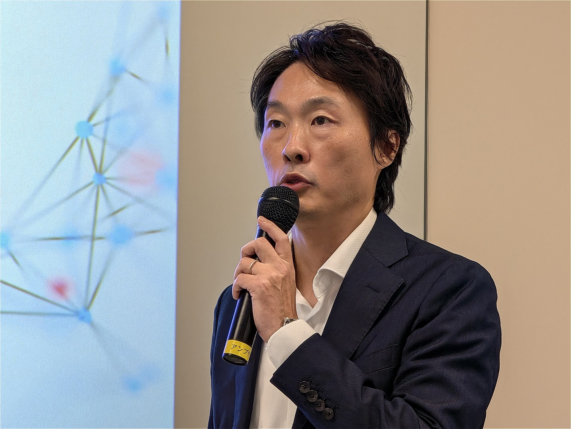 ソフトバンクモバイルネットワーク本部本部長の長野哲也氏。2000年J-フォン東京入社。無線エンジニアとしてキャリアをスタートし、2G・3G・4Gの業務に従事。2013年にNW検証部コア検証課課長、2018年にサポート部部長、2023年モバイルコア統括部統括部長、2026年4月から現職。