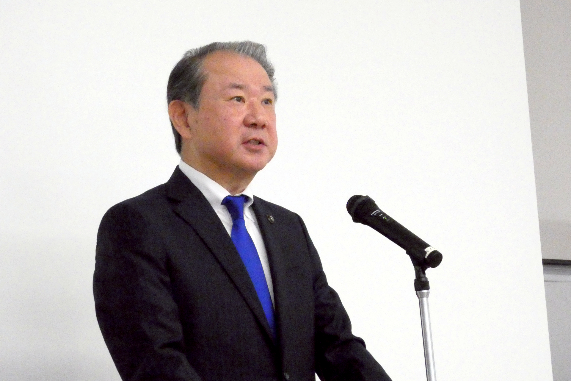 飯塚市長の武井政一氏