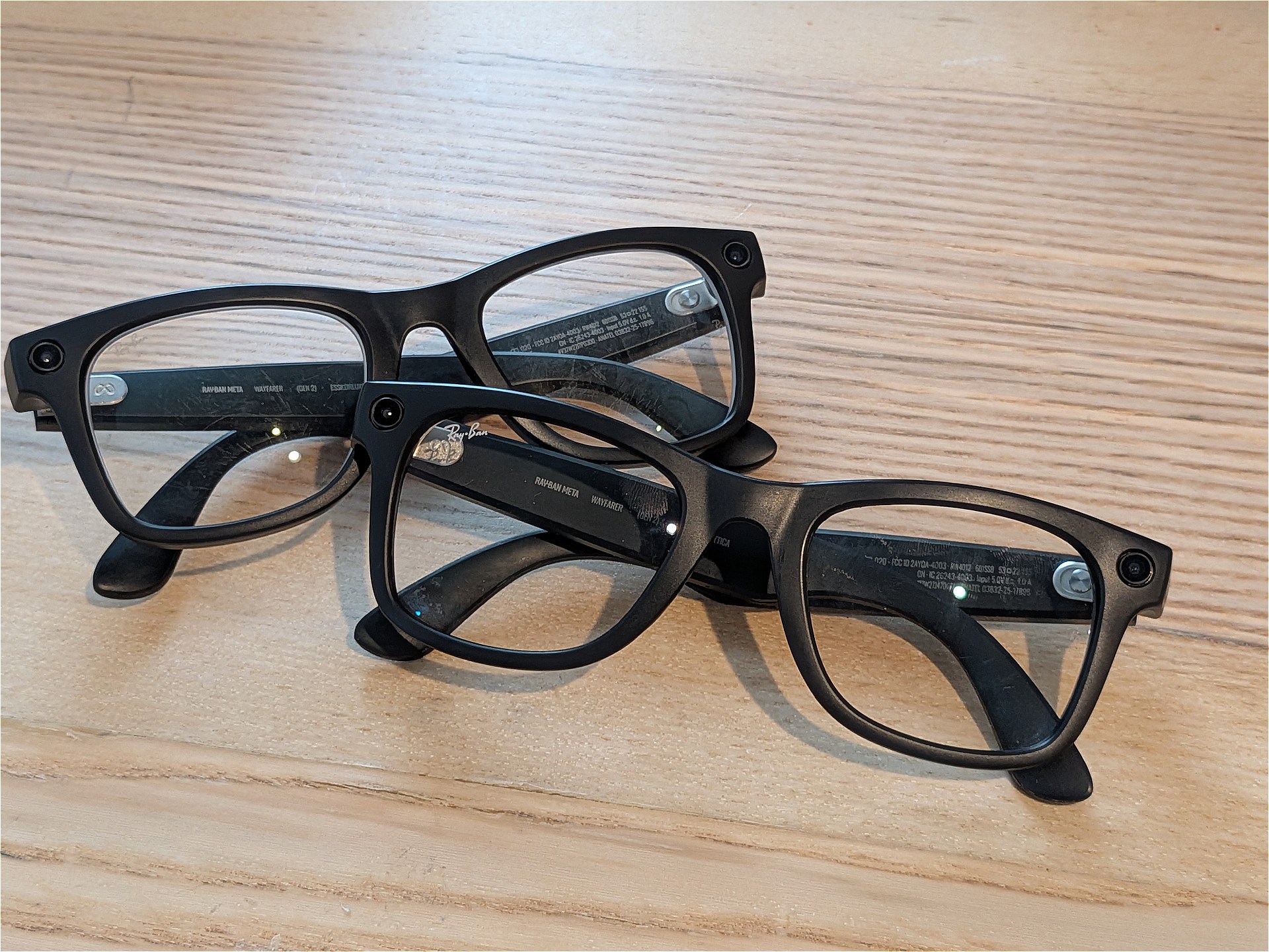 まさかの“Ray-Ban Meta Duo”状態。画面は4画面だが価格はiPhone Duoの半分程度