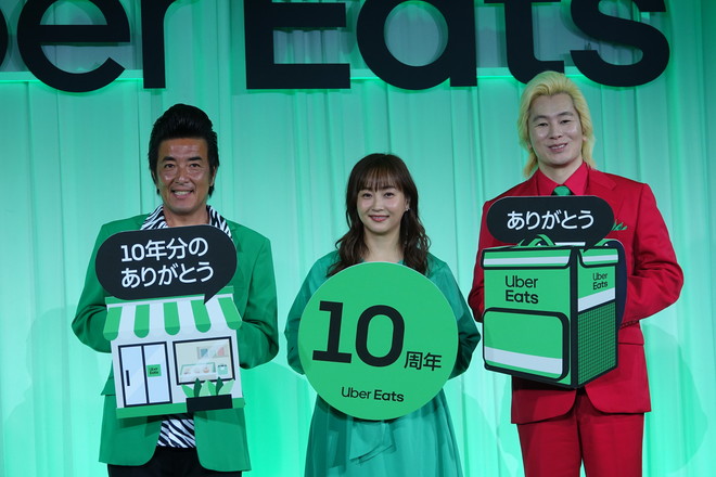 左からTAIGA、藤本美貴、カズレーザー