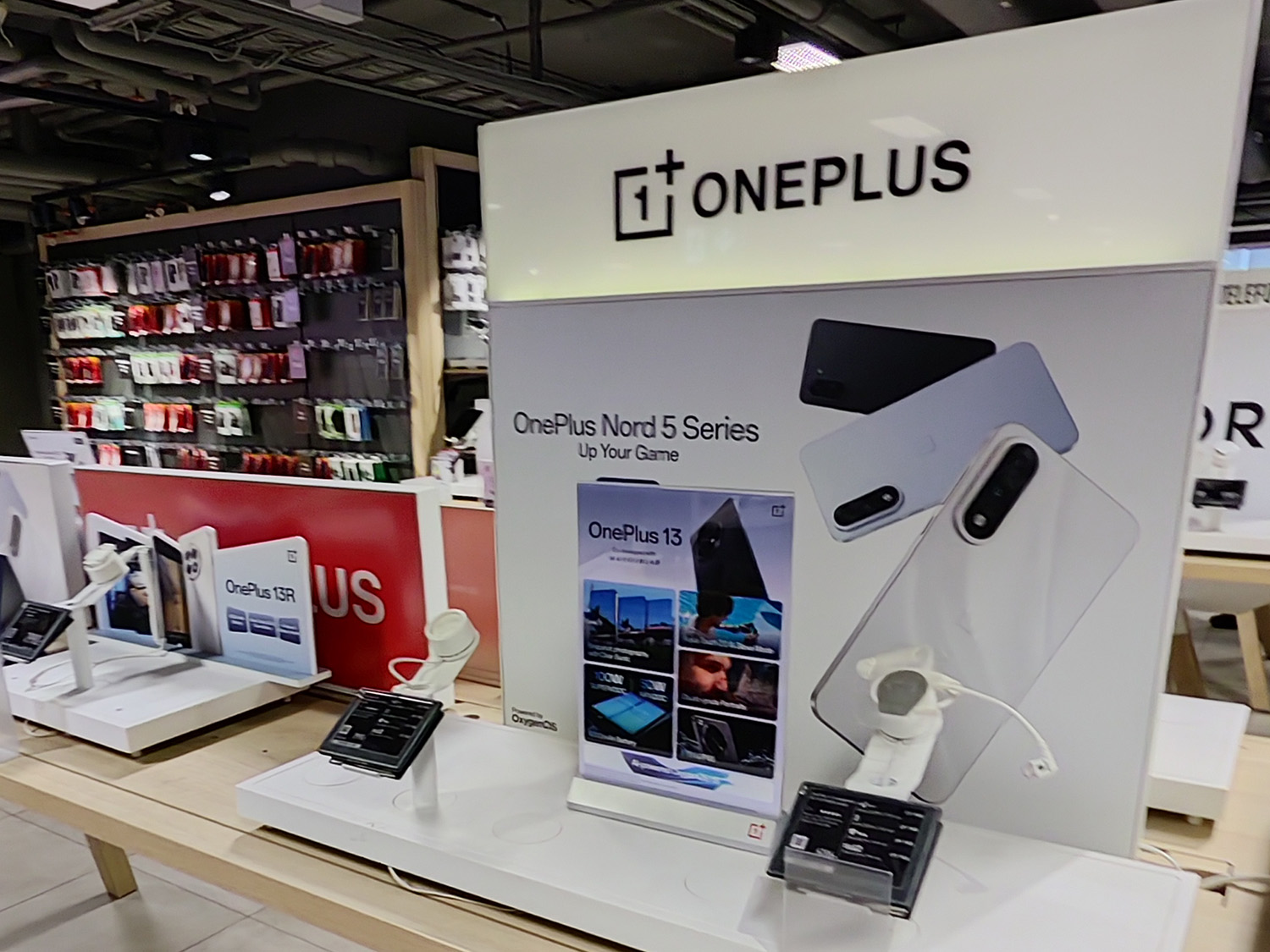 端末展示の無いOnePlusコーナー