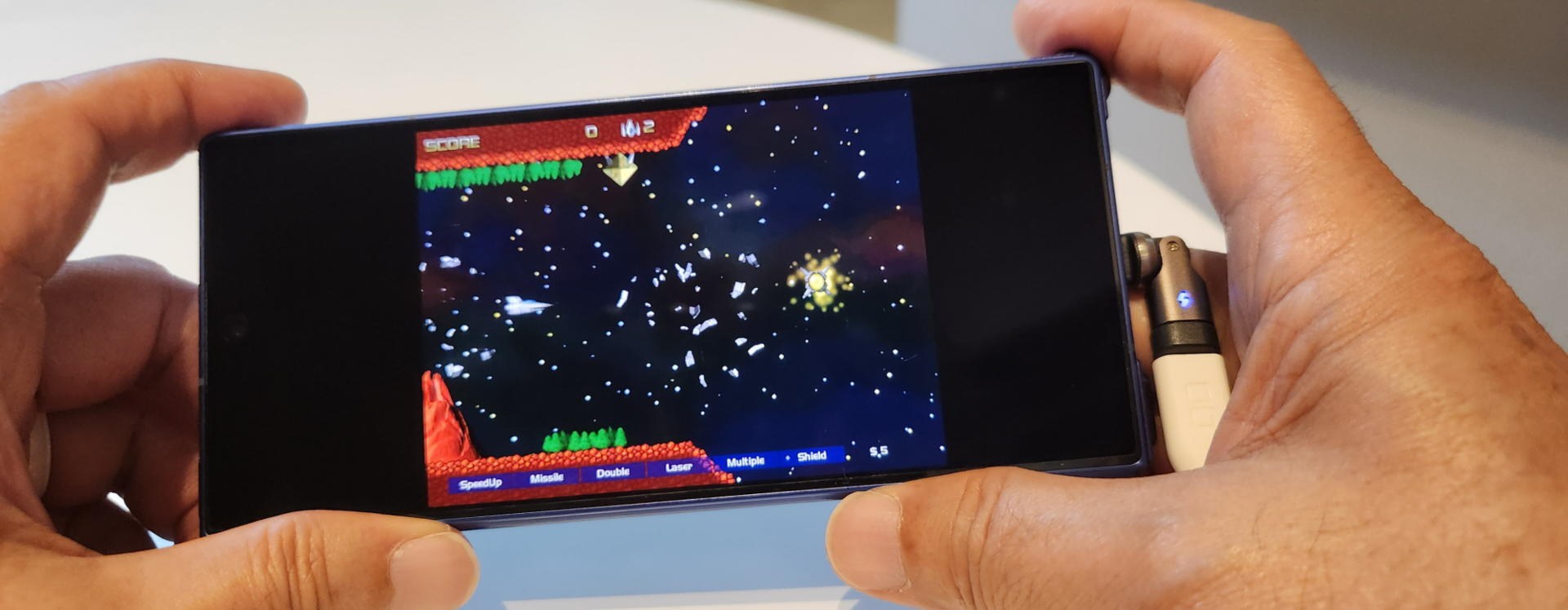 横持ちゲーム中もケーブルが手元の邪魔にならない