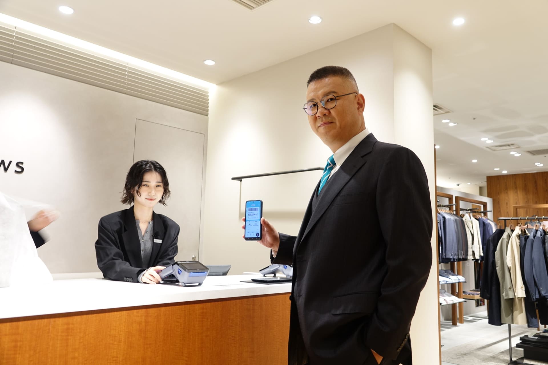 「世界で一番早くteppayで決済する」と意気込む