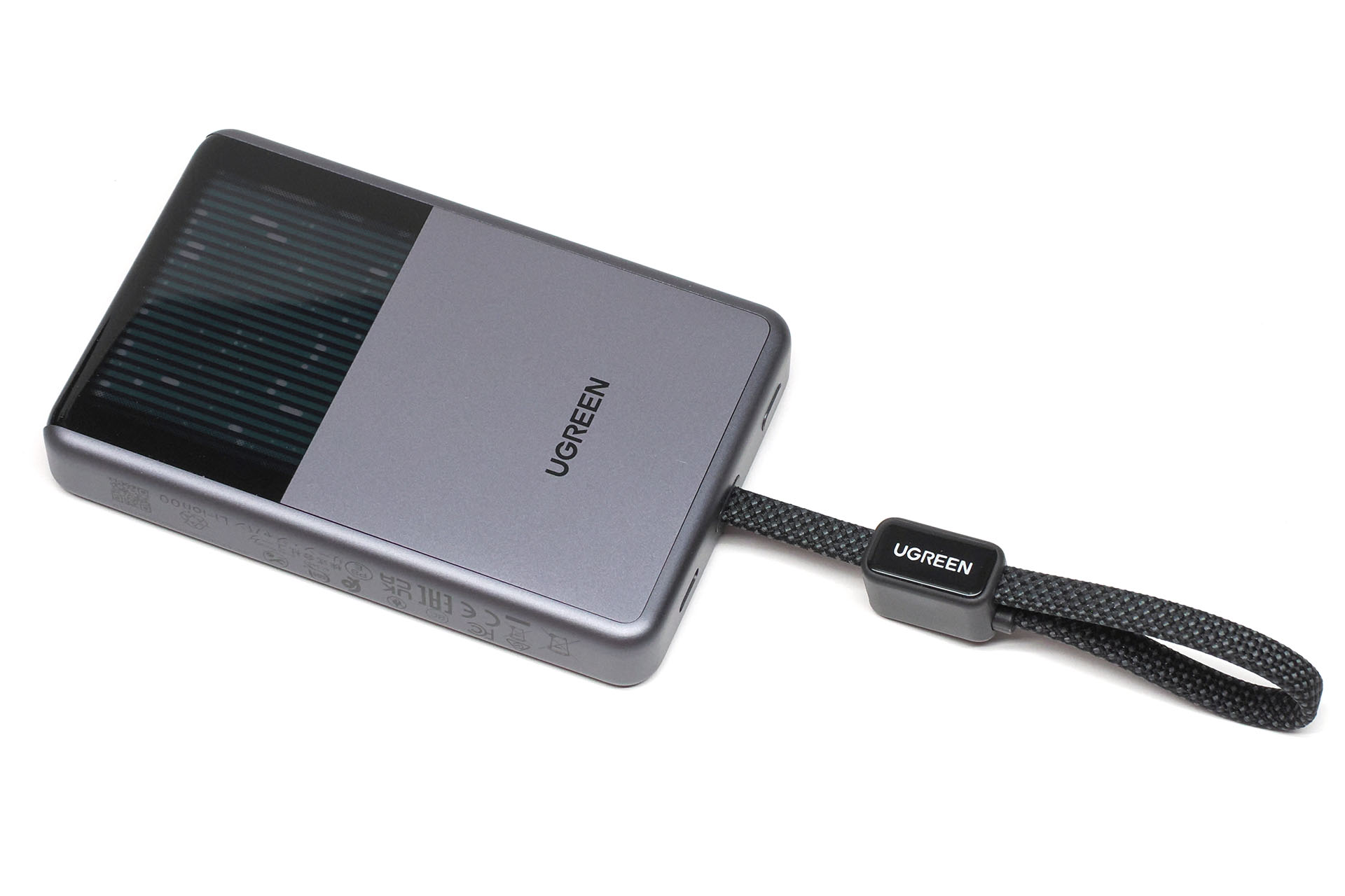 UGREEN「MagFlow Pro 10000mAh マグネット式モバイルバッテリー 25W」はQi2 25W充電に対応したモバイルバッテリーで、iPhoneにMagSafe吸着してのワイヤレス充電が可能だ。