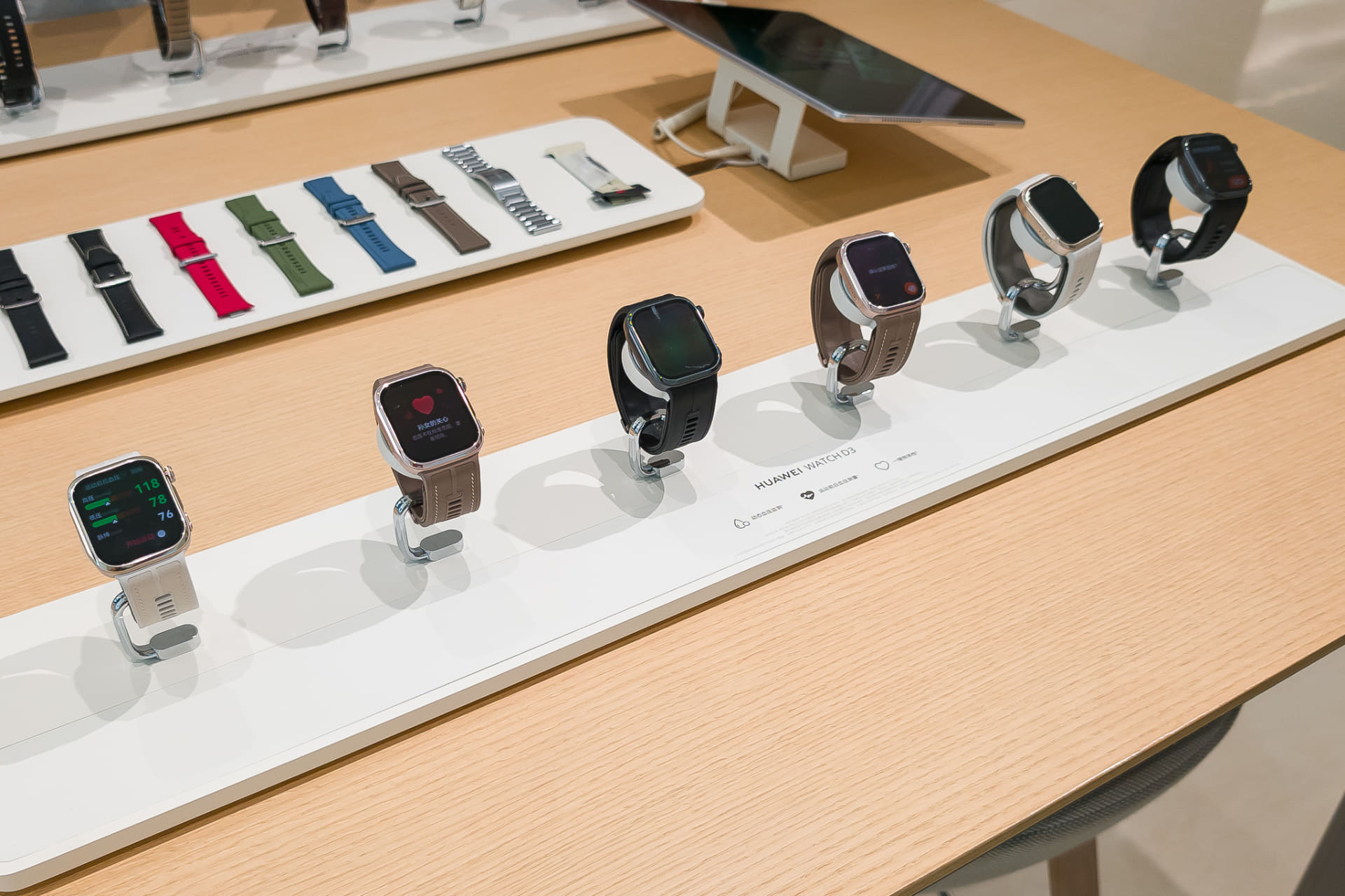 日本未発売の「HUAWEI WATCH D3」