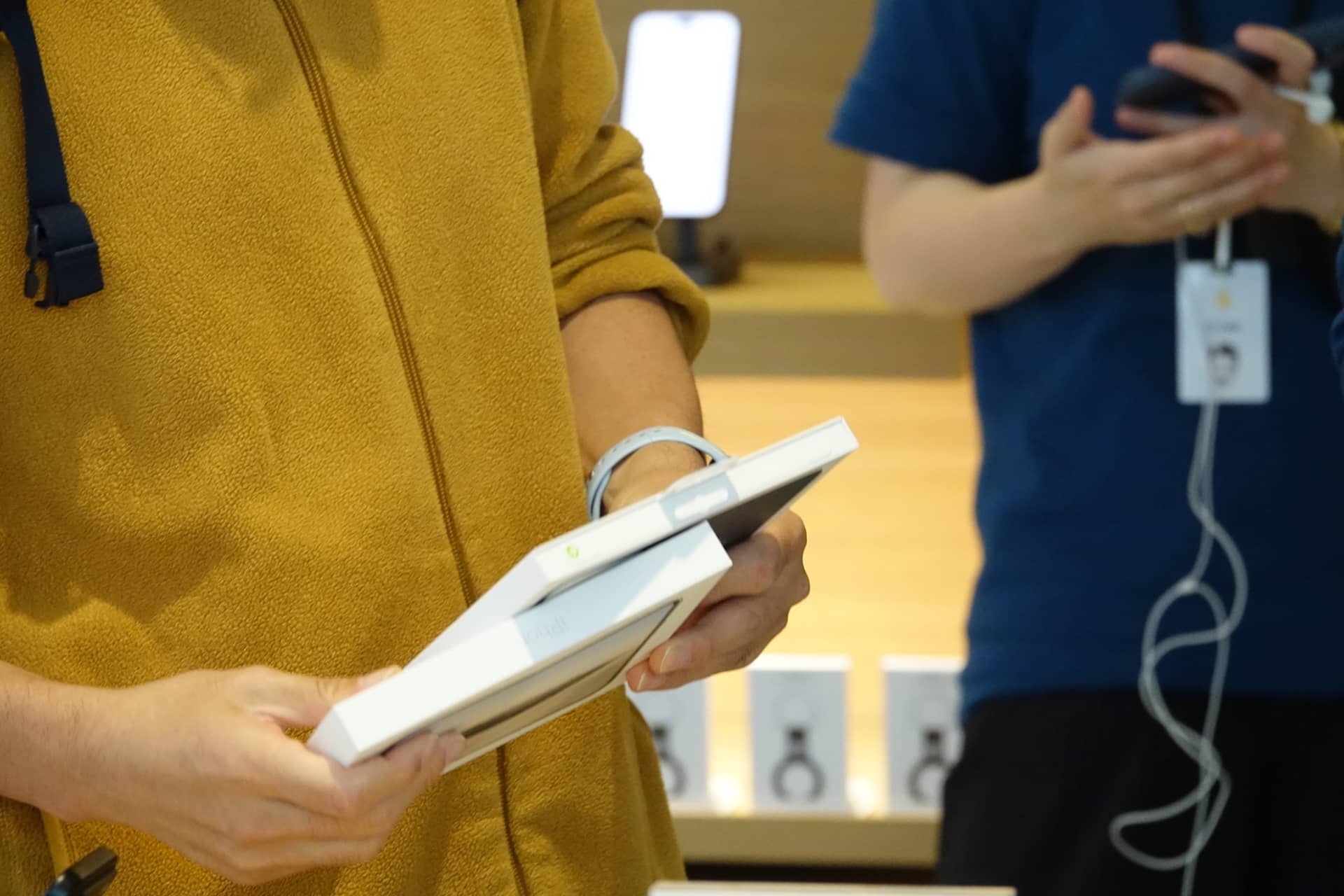 早速購入するユーザーの姿も
