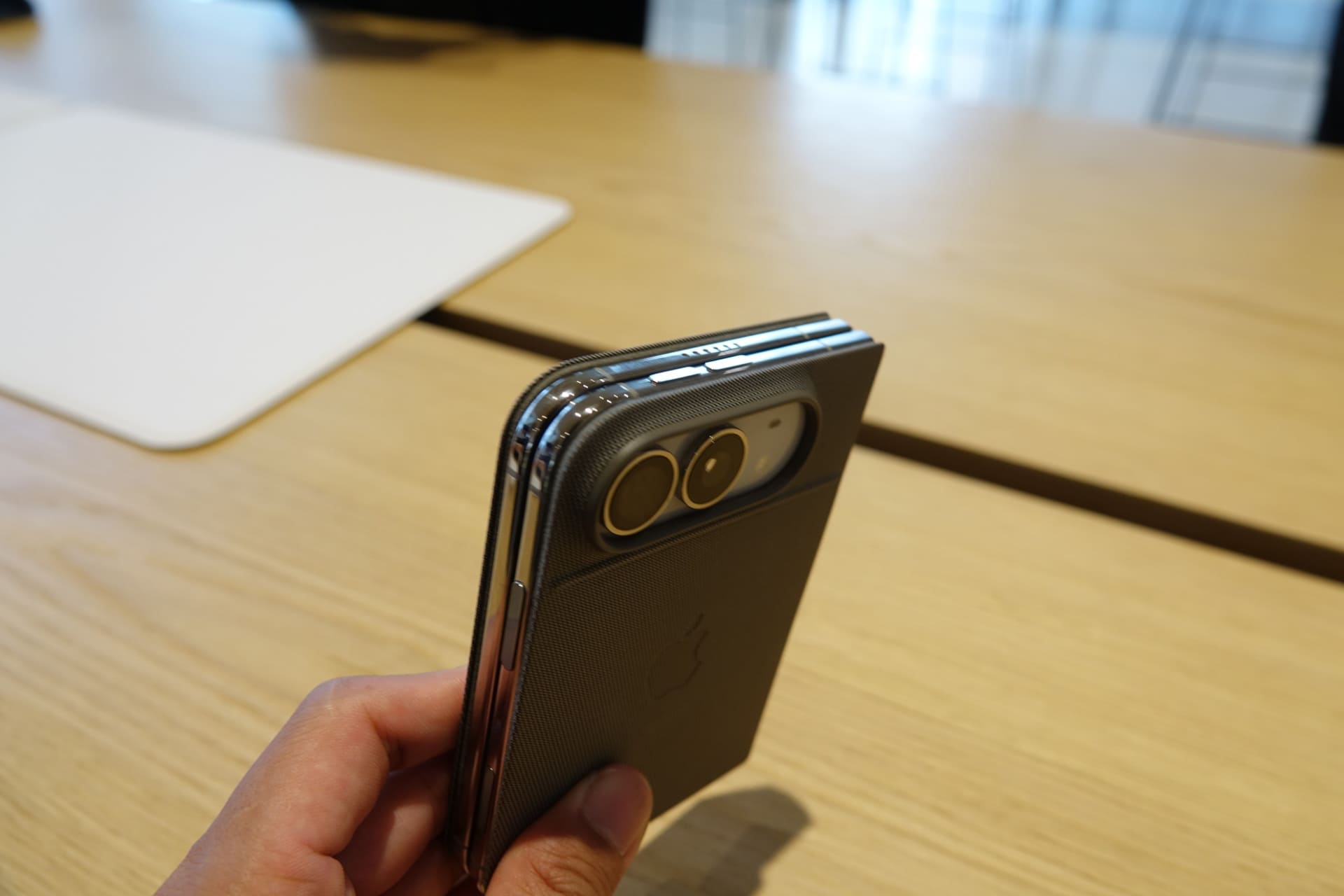 カバーもラインアップする
