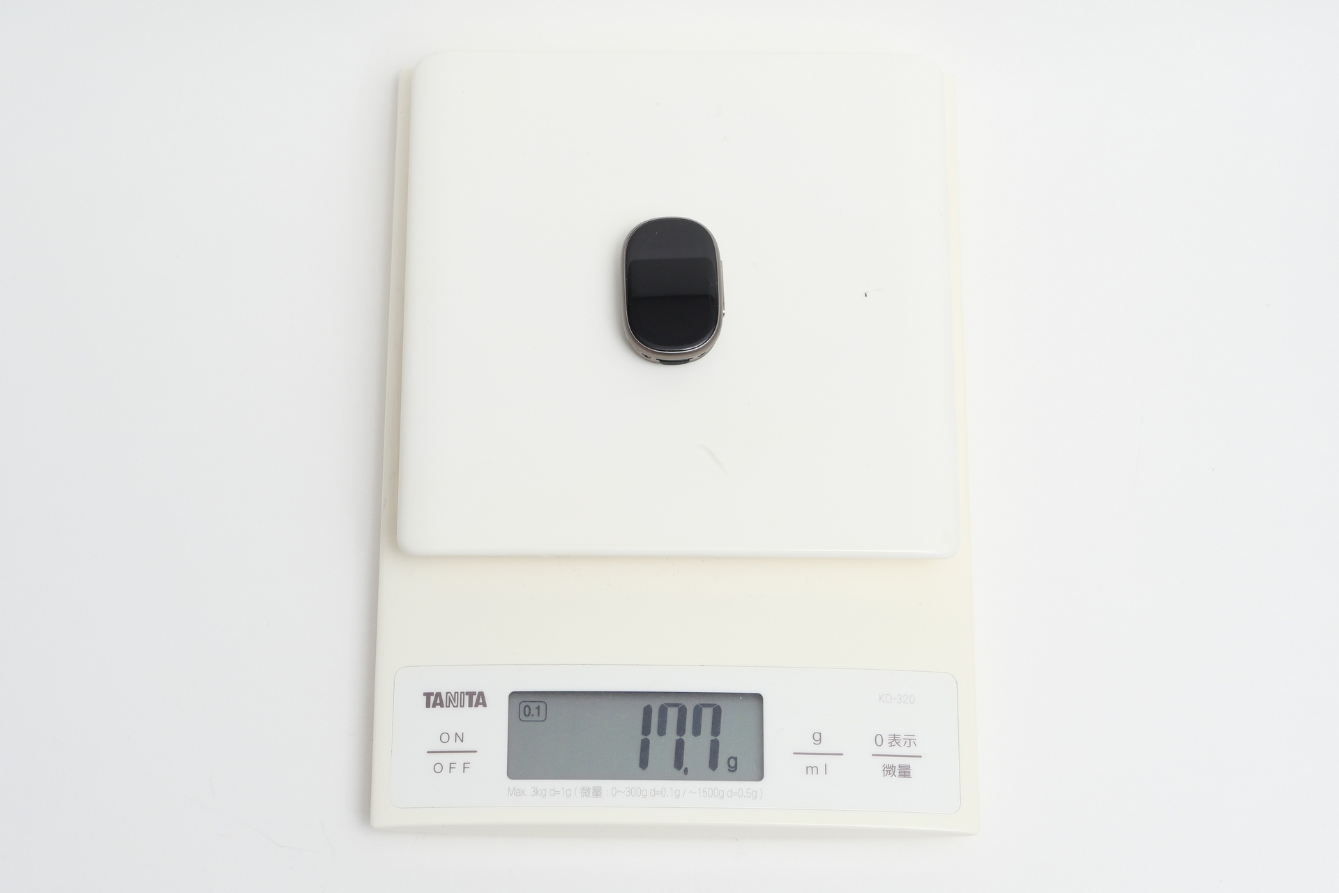 本体の重さは実測で17.7gと公称通りだった