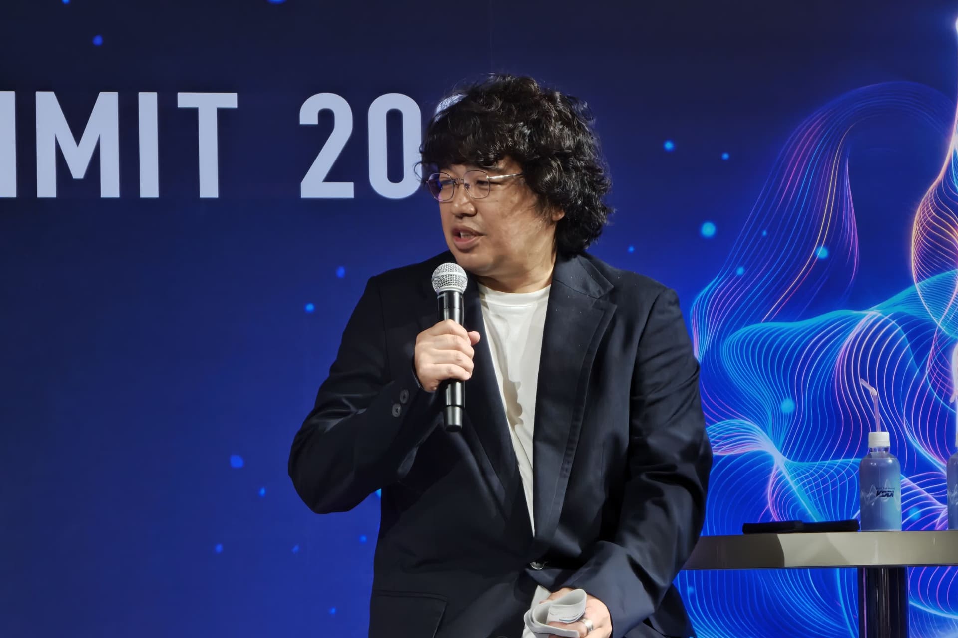 石野純也氏