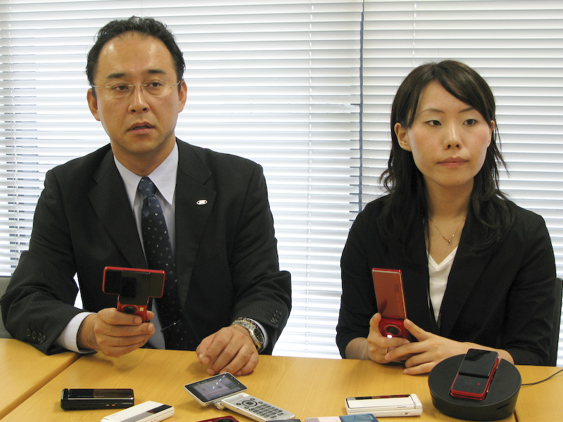 シャープの木戸氏(左)と森光氏（右）