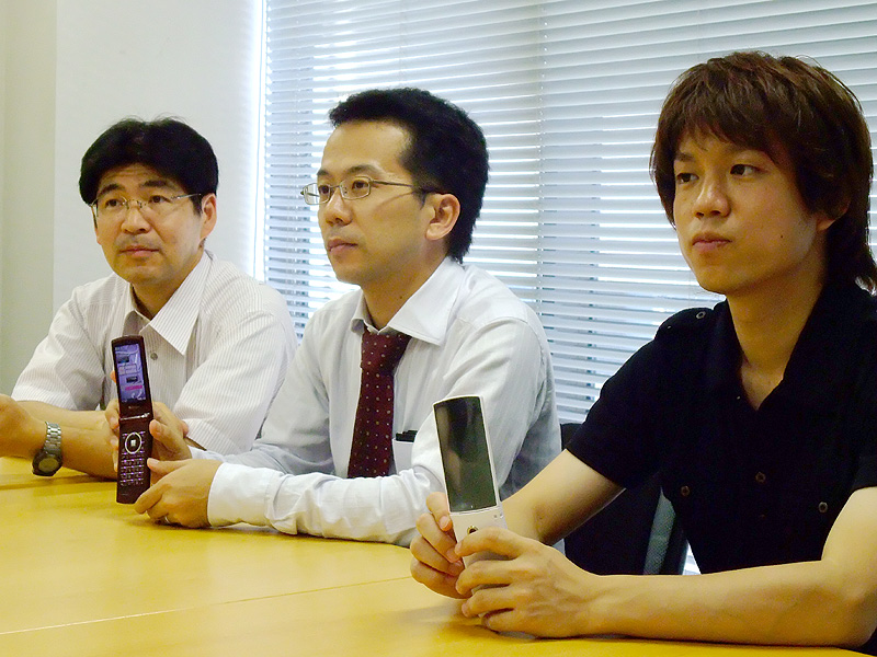 画面右から、加藤氏、原田氏、高橋氏