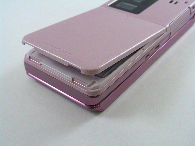 電池パックカバー、SDカードスロット