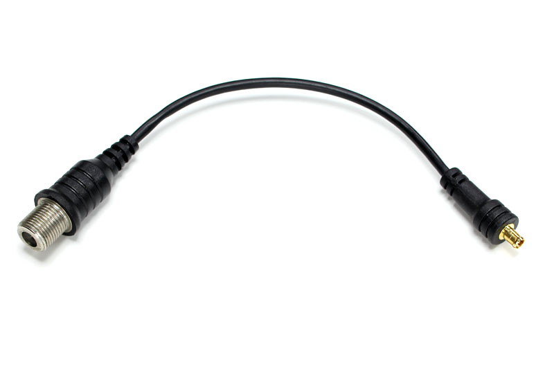 自宅などで使う場合、地デジアンテナとGV-SC310を直接接続するのが無難だろう。そうする場合に使う変換ケーブル（F型コネクタ変換）も付属する