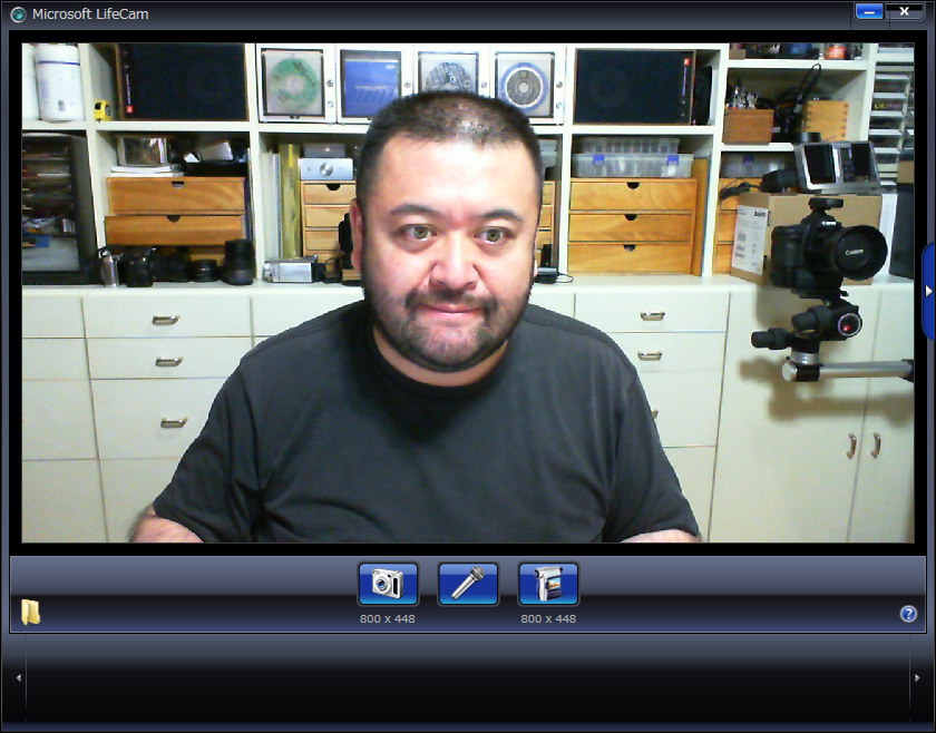 800×448ピクセル。全て蛍光灯下での撮影だが、発色にも大きな問題はないようだ