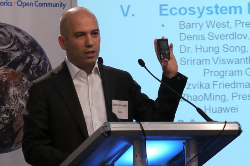 UQのローミングパートナーでもあるYotaのデニス・スヴェルドロフ社長