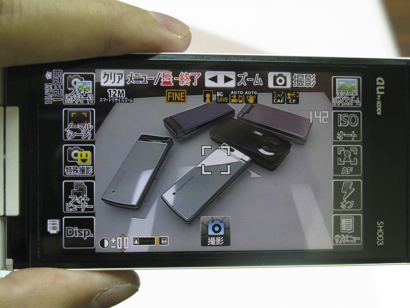 タッチパネルだけでカメラの各種操作ができる