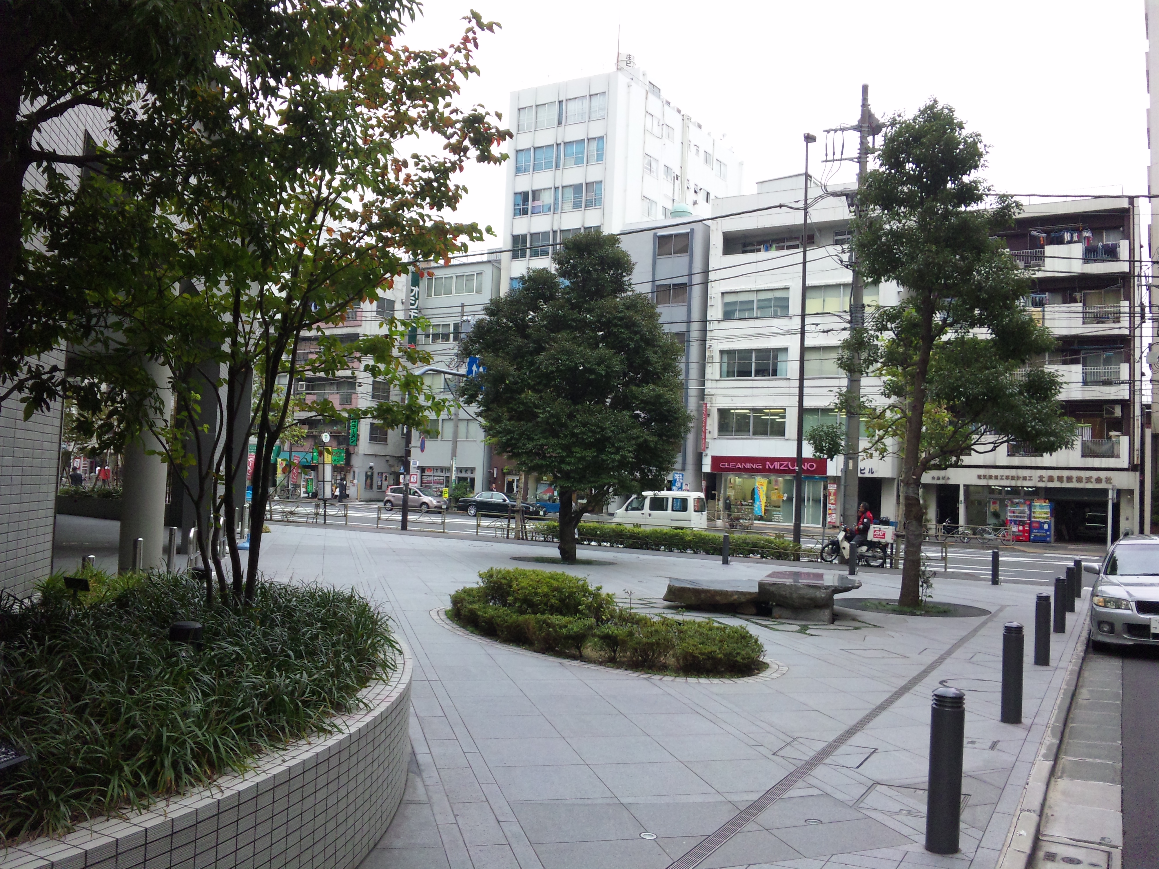 フルオート設定で撮った写真。4000×3000ドット。リンク先の画像は無加工