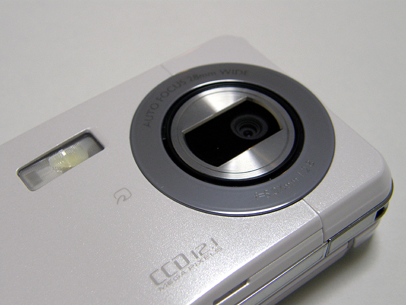 1210万画素のカメラ