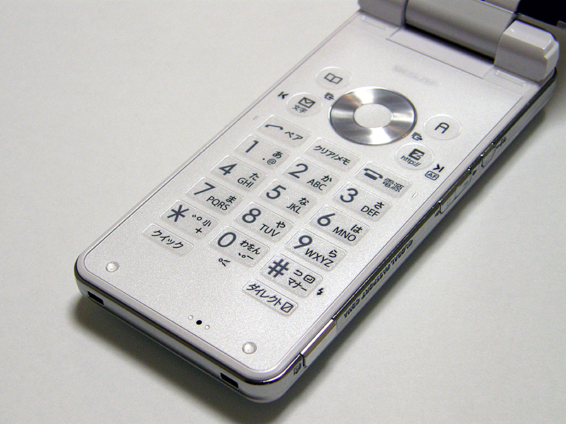 キーは浅めだが独立しており押しやすい