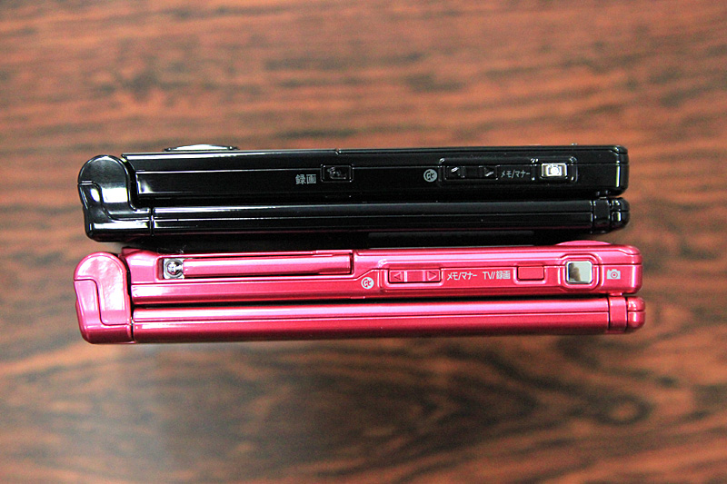 シャッターボタン（右端）は大型化