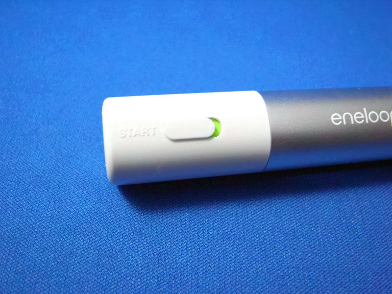 スライド式スイッチで充電時のON/OFFが可能