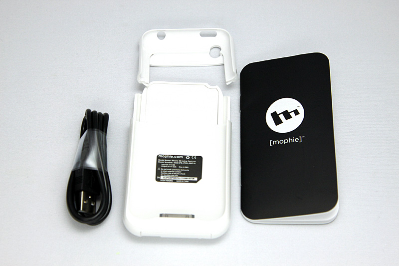 同梱されているのは、USBマイクロケーブル、本体、取扱説明書の3点