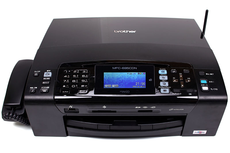ブラザーのMyMio MFC-695CDN。プリンタ、スキャナ、コピー、FAX、電話などの機能を備えたインクジェット複合機。実勢価格は2万1,000～2万2,000円前後