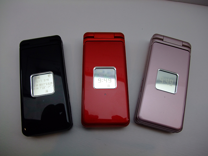 サブディスプレイはメモリ液晶