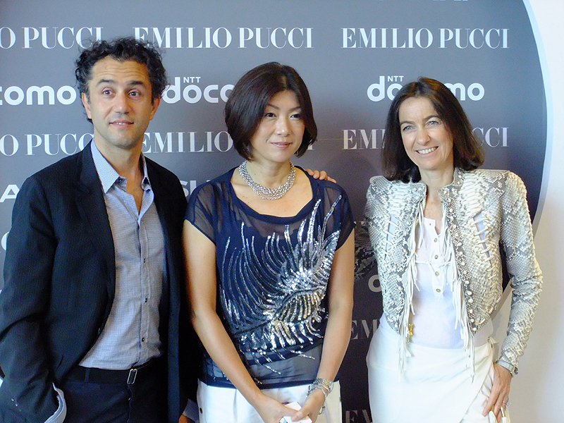 左からフェリーチェ・リモザーニ氏、LVJグループ エミリオ・プッチ カンパニー プレジデント＆CEO権藤嘉江子氏、ラウドーミア・プッチ氏