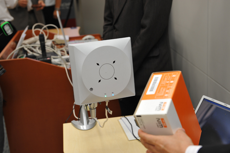 アクティブ型では離れた距離にある複数のRFIDタグを同時に認識できる