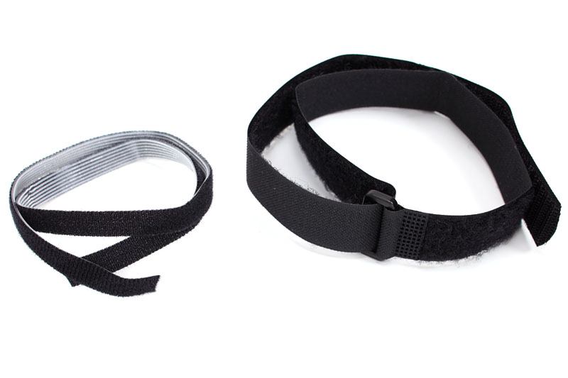 使用した面ファスナー（マジックテープ/ベルクロ）ベルト。ケーブルの結束からカメラの予備的保持まで、各所でたびたび役立った