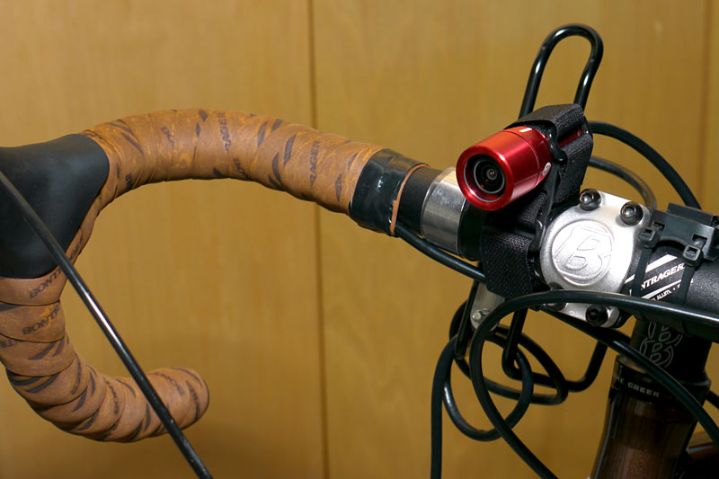 カメラ部をハンドルに取り付けて撮影