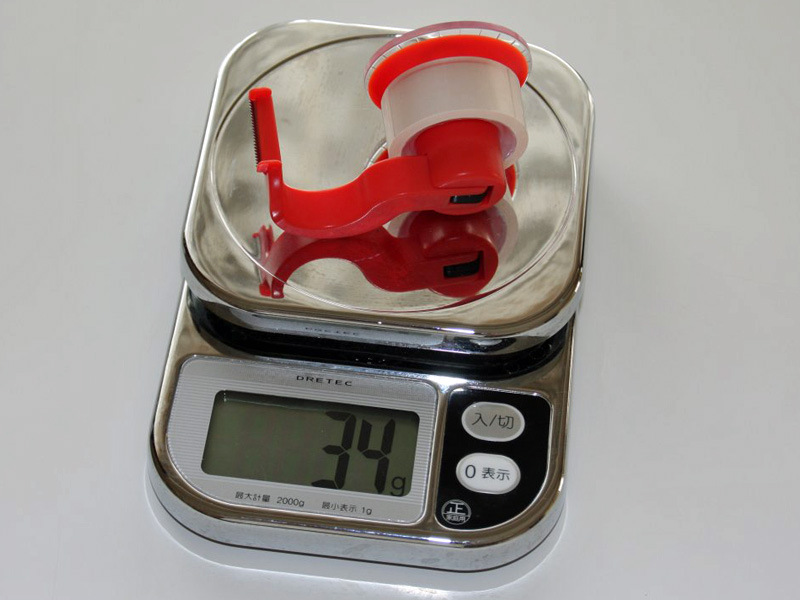 たった34gでも1200gのヘビー級テープディスペンサーを打ち負かす