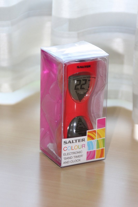 カラフルだが、一見して、砂時計であることが理解できる伝統的なデザイン